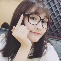 网红吃瓜头像女的是谁呀,她是谁？